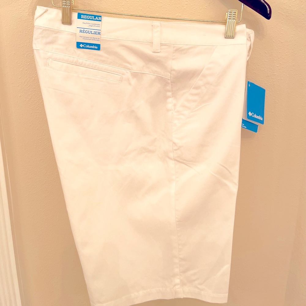 NWT Women’s Columbia Shorts.  Size 18W.  White.